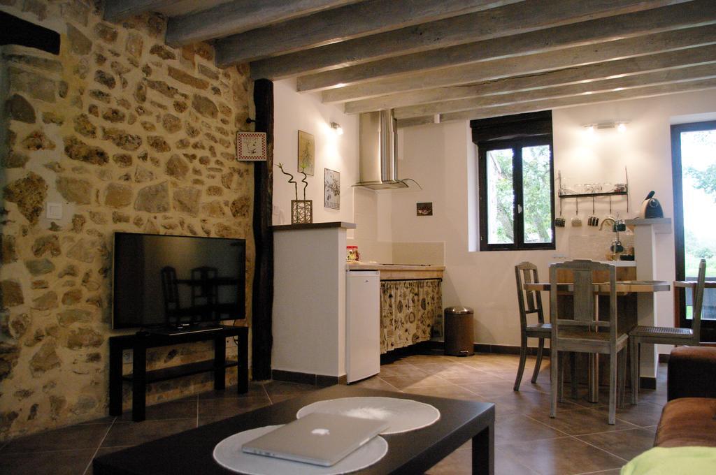 Escalebelair Appartement Fontenay-les-Briis Kamer foto
